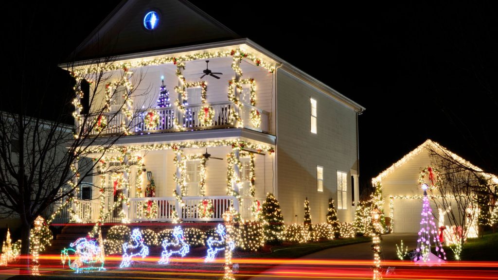 How Can Professional Christmas Lighting Transform Your Phoenix Home?